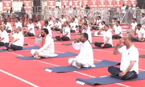 अंतरराष्ट्रीय योग दिवस: बिहार के कई जिलों में कार्यक्रम आयोजित, पटना में मुख्यमंत्री सम्राट चौधरी ने किया योगाभ्यास