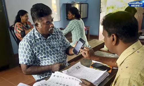 Andhra में वोटर लिस्ट संशोधन पर विवाद