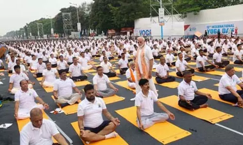 कोलकाता में योग दिवस कार्यक्रम का समापन, पीएम मोदी बोले- लोगों ने निभाया आदर्श नागरिक का कर्तव्य