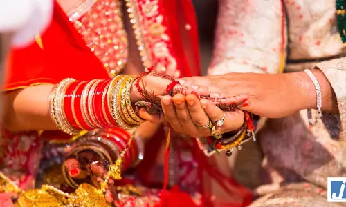 SP दफ्तर पहुंचा पीड़ित: पति का आरोप, बार-बार बिना बताए घर छोड़ देती है पत्नी, पुलिस से मांगी मदद SP दफ्तर पहुंचा पीड़ित: पति का आरोप, बार-बार बिना बताए घर छोड़ देती है पत्नी, पुलिस से मांगी मदद