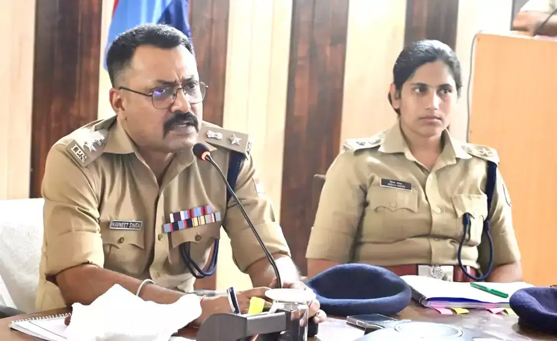 Haridwar: रीलबाजी के जरिए अपराध का महिमामंडन करने वालों पर कार्रवाई Haridwar: रीलबाजी के जरिए अपराध का महिमामंडन करने वालों पर कार्रवाई