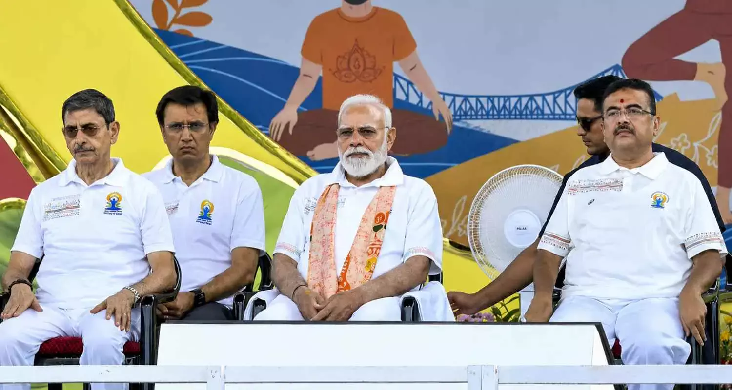 Kolkata: अंतरराष्ट्रीय योग दिवस पर रेड रोड में उमड़ा जनसैलाब, पीएम मोदी ने किया संबोधन
