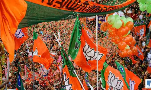 रिवर्स ऑपरेशन लोटस हुआ: BJP सख्त, विधायकों को धार्मिक स्थल पर कसम दिलाएगी पार्टी रिवर्स ऑपरेशन लोटस हुआ: BJP सख्त, विधायकों को धार्मिक स्थल पर कसम दिलाएगी पार्टी