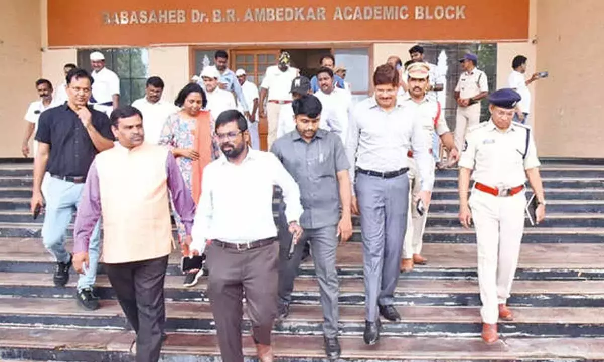 Andhra: आंध्र प्रदेश में 65,000 से ज़्यादा छात्र NEET की दोबारा परीक्षा देंगे Andhra: आंध्र प्रदेश में 65,000 से ज़्यादा छात्र NEET की दोबारा परीक्षा देंगे