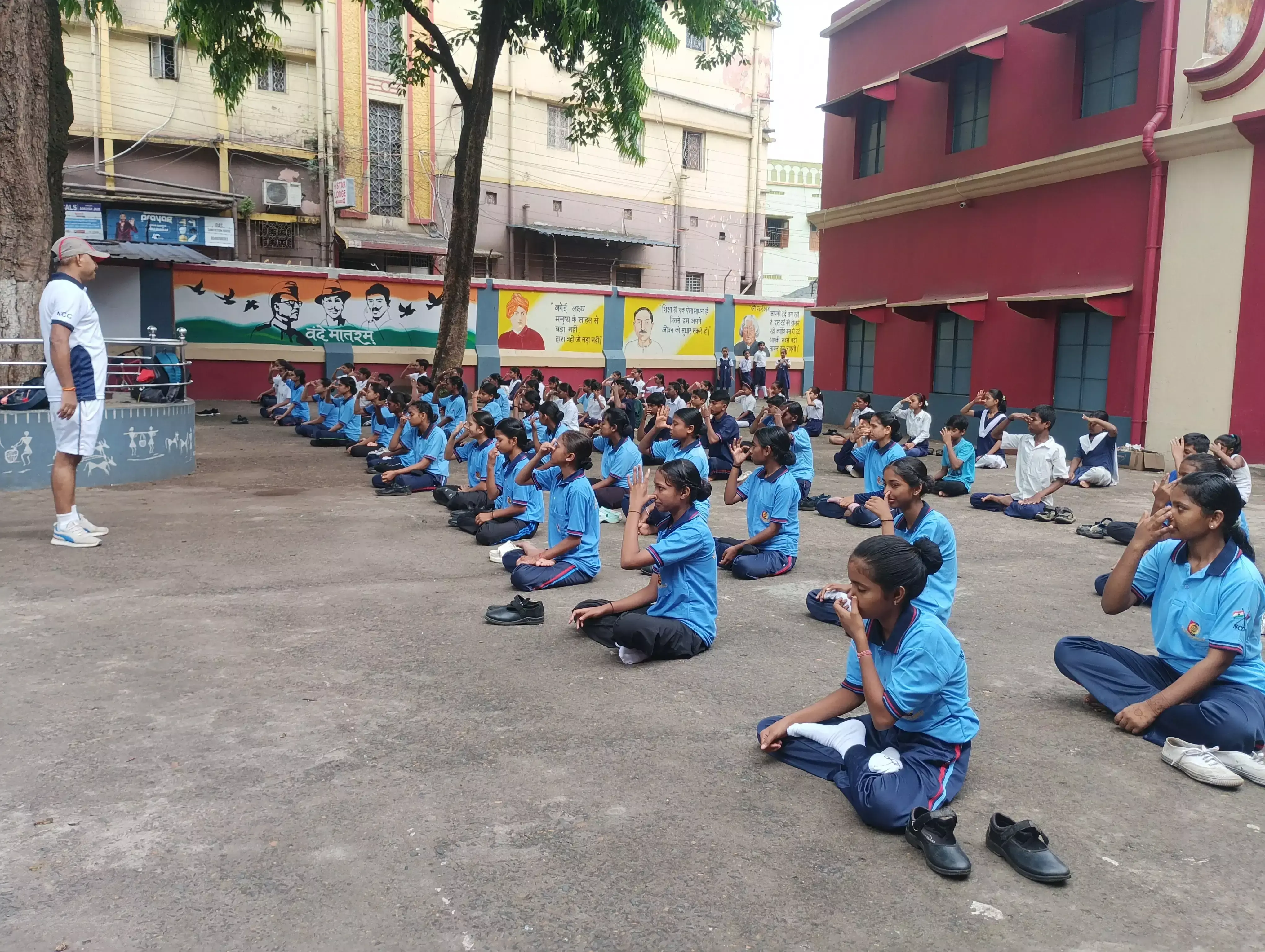 West Medinipur: अंतरराष्ट्रीय योग दिवस पर सामूहिक योगाभ्यास आयोजित