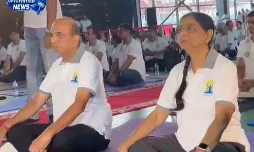 Dhaka में योग दिवस कार्यक्रम में भारतीय दूत शामिल