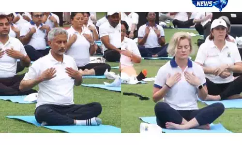 नेहरू पार्क में योग दिवस पर जयशंकर ने लिया हिस्सा नेहरू पार्क में योग दिवस पर जयशंकर ने लिया हिस्सा