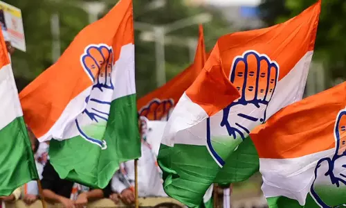 प्रदेश कांग्रेस में गुटबाजी की जांच के लिए तीन सदस्यीय समिति Srinagar पहुंची प्रदेश कांग्रेस में गुटबाजी की जांच के लिए तीन सदस्यीय समिति Srinagar पहुंची