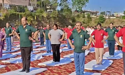 Hamirpur: मुख्यमंत्री सुक्खू ने योग के महत्व पर दिया जोर