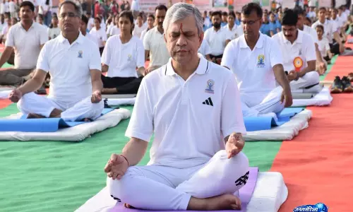 PM मोदी के नेतृत्व में योग एक वैश्विक आंदोलन बन गया है: अश्विनी वैष्णव PM मोदी के नेतृत्व में योग एक वैश्विक आंदोलन बन गया है: अश्विनी वैष्णव