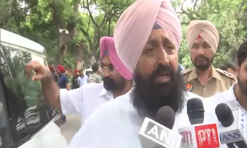 Delhi: 2027 के चुनावों की तैयारी के बीच पंजाब कांग्रेस के शीर्ष नेताओं ने सोनिया गांधी से मुलाकात की Delhi: 2027 के चुनावों की तैयारी के बीच पंजाब कांग्रेस के शीर्ष नेताओं ने सोनिया गांधी से मुलाकात की