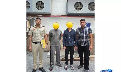 Delhi Police ने 80 लाख रुपये की ऑनलाइन इन्वेस्टमेंट धोखाधड़ी का पर्दाफ़ाश किया, 2 लोग गिरफ़्तार Delhi Police ने 80 लाख रुपये की ऑनलाइन इन्वेस्टमेंट धोखाधड़ी का पर्दाफ़ाश किया, 2 लोग गिरफ़्तार