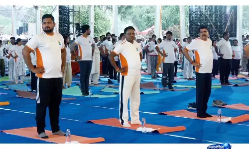 ओडिशा के CM मोहन चरण माझी ने भुवनेश्वर में 12वें अंतरराष्ट्रीय योग दिवस समारोह का नेतृत्व किया ओडिशा के CM मोहन चरण माझी ने भुवनेश्वर में 12वें अंतरराष्ट्रीय योग दिवस समारोह का नेतृत्व किया