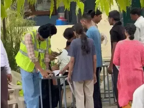 Jaipur: जयपुर के 103 केंद्रों पर री-नीट परीक्षा आयोजित, री-नीट परीक्षा में शामिल हुए 37 हजार से ज्यादा छात्र