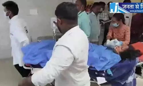 फैक्ट्री में अमोनिया गैस लीक होने से दो कर्मचारी की मौत, कई बीमार