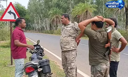गिरिडीह: 1.20 लाख और मोबाइल लूटकर अपराधी हुए फरार गिरिडीह: 1.20 लाख और मोबाइल लूटकर अपराधी हुए फरार