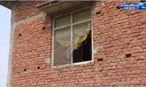 Pradhanpur गांव में चोरी की बड़ी वारदात, लाखों के गहने और नकदी ले उड़े चोर Pradhanpur गांव में चोरी की बड़ी वारदात, लाखों के गहने और नकदी ले उड़े चोर