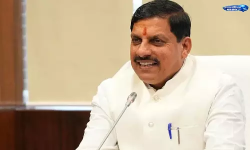 MP : शिक्षकों की ट्रांसफर पॉलिसी पर विवाद, ई-अटेंडेंस शर्त हटाने की मांग तेज