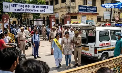 NEET पुनः परीक्षा के दौरान बरेली में महिला परीक्षार्थी की तबीयत बिगड़ी, अस्पताल में भर्ती