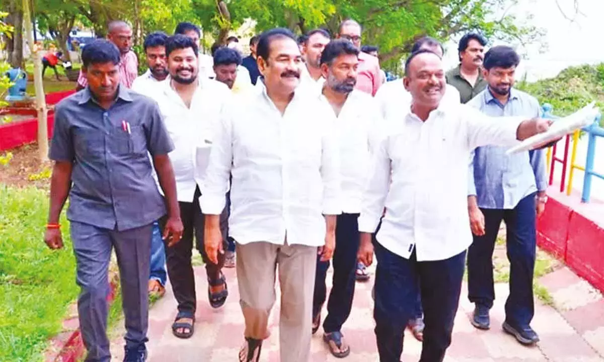 Andhra: स्वर्णाला चेरुवु 25 जून को नौकायन के लिए खुलेगा: विधायक कोटामरेड्डी Andhra: स्वर्णाला चेरुवु 25 जून को नौकायन के लिए खुलेगा: विधायक कोटामरेड्डी