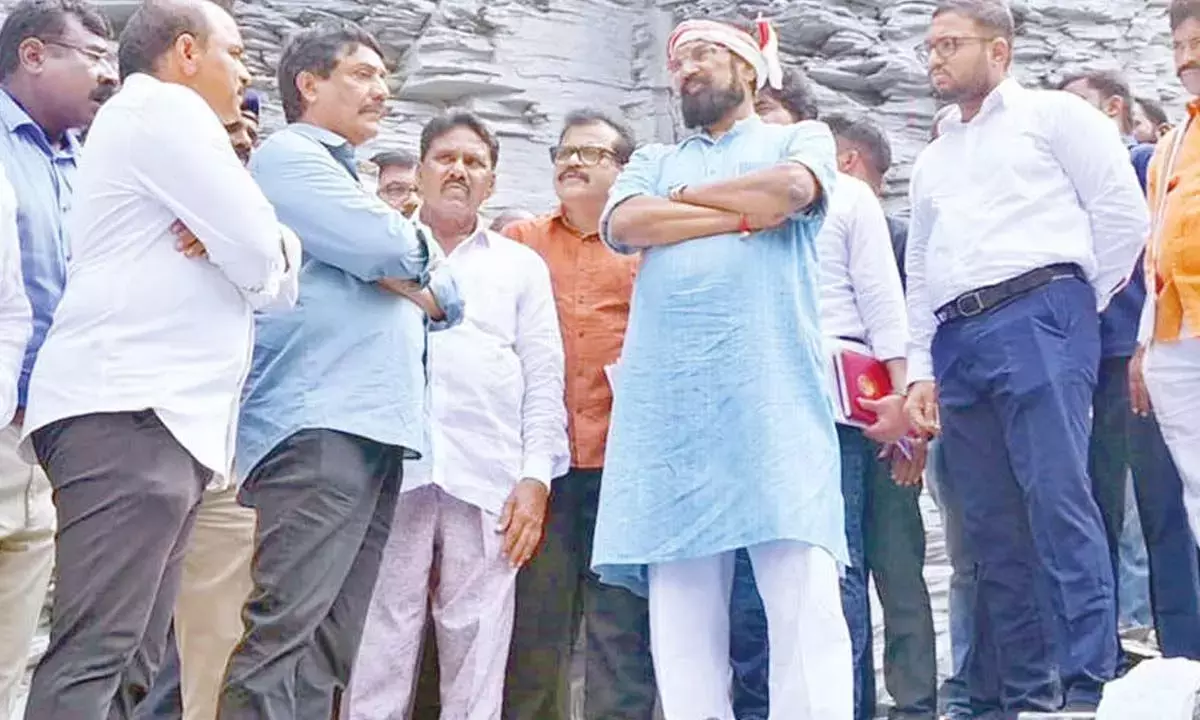 Telangana: मंत्री उत्तम ने पानी की कमी से जूझ रहे कृष्णा नदी के किनारे बसे गांवों को नई उम्मीद दी