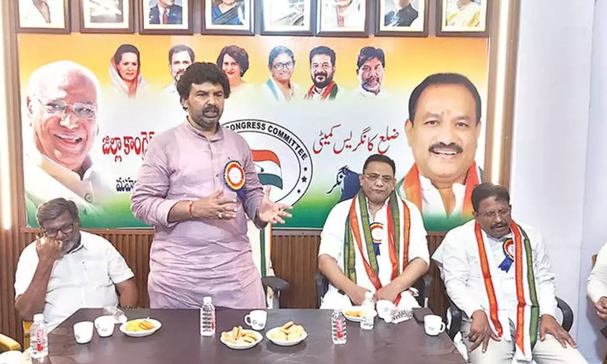 Telangana: संजीव मुदीराज ने मंत्री अज़हरुद्दीन का स्वागत किया Telangana: संजीव मुदीराज ने मंत्री अज़हरुद्दीन का स्वागत किया