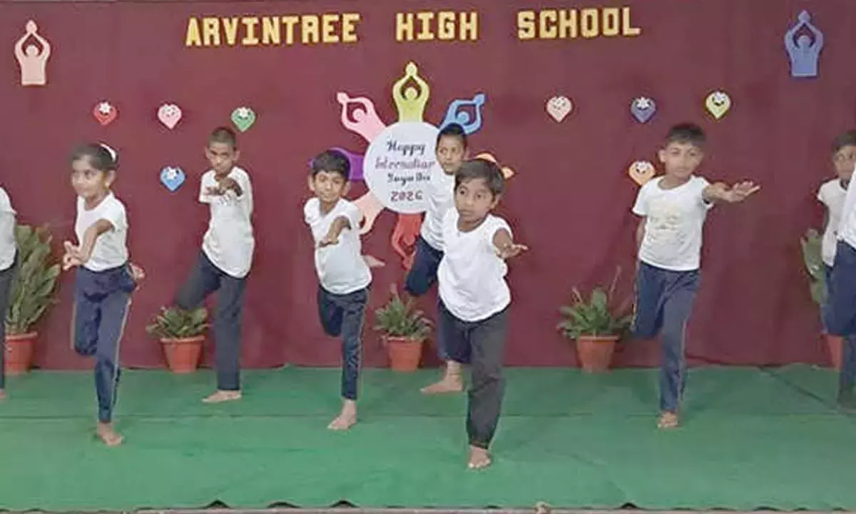 Telangana: अरविंट्री स्कूल ने उत्साहपूर्ण भागीदारी के साथ अंतर्राष्ट्रीय योग दिवस मनाया