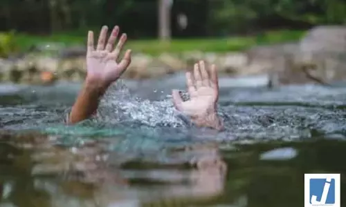 पानी भरे गड्ढे में डूबने से दो सगे भाइयों की मौत