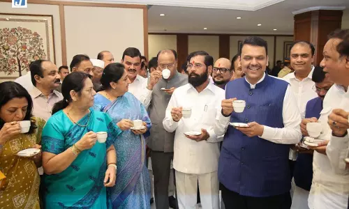 चाय समारोह में दिखी राजनीतिक एकजुटता की झलक