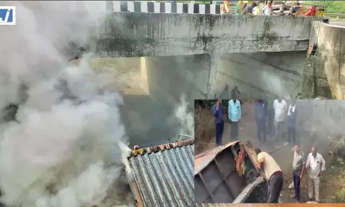 FIRE ACCIDENT: हाईवे पर कंटेनर बना आग का गोला, चालक की जलकर मौत!