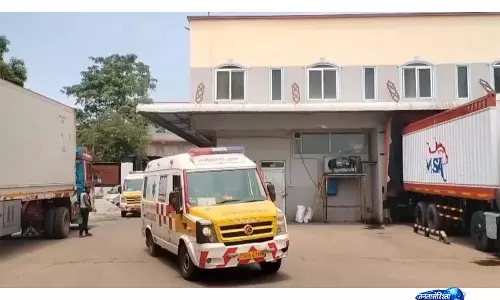 तिरुवल्लूर अमोनिया गैस लीक हादसा: CM विजय ने की परिवारों के लिए 2 लाख रुपये की राहत राशि की घोषणा तिरुवल्लूर अमोनिया गैस लीक हादसा: CM विजय ने की परिवारों के लिए 2 लाख रुपये की राहत राशि की घोषणा