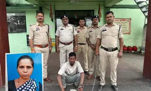 प्रेम संबंध में हत्या, पहचान छिपाने शव को पेट्रोल डालकर जलाया, आरोपी गिरफ्तार प्रेम संबंध में हत्या, पहचान छिपाने शव को पेट्रोल डालकर जलाया, आरोपी गिरफ्तार