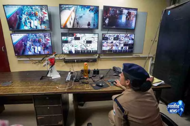 गुरुग्राम-फरीदाबाद में NEET री-एग्जाम को लेकर सुरक्षा कड़ी गुरुग्राम-फरीदाबाद में NEET री-एग्जाम को लेकर सुरक्षा कड़ी