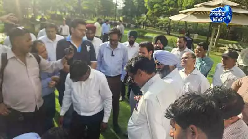बारिश और बाढ़ प्रबंधन के लिए Gurugram में मॉक ड्रिल बारिश और बाढ़ प्रबंधन के लिए Gurugram में मॉक ड्रिल