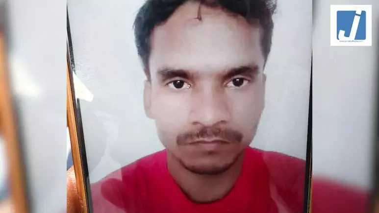 OMG! फ्रूटी पीने के कुछ ही समय बाद उल्टियां फिर पेट में तेज दर्द, ऐसा परिवार का आरोप OMG! फ्रूटी पीने के कुछ ही समय बाद उल्टियां फिर पेट में तेज दर्द, ऐसा परिवार का आरोप