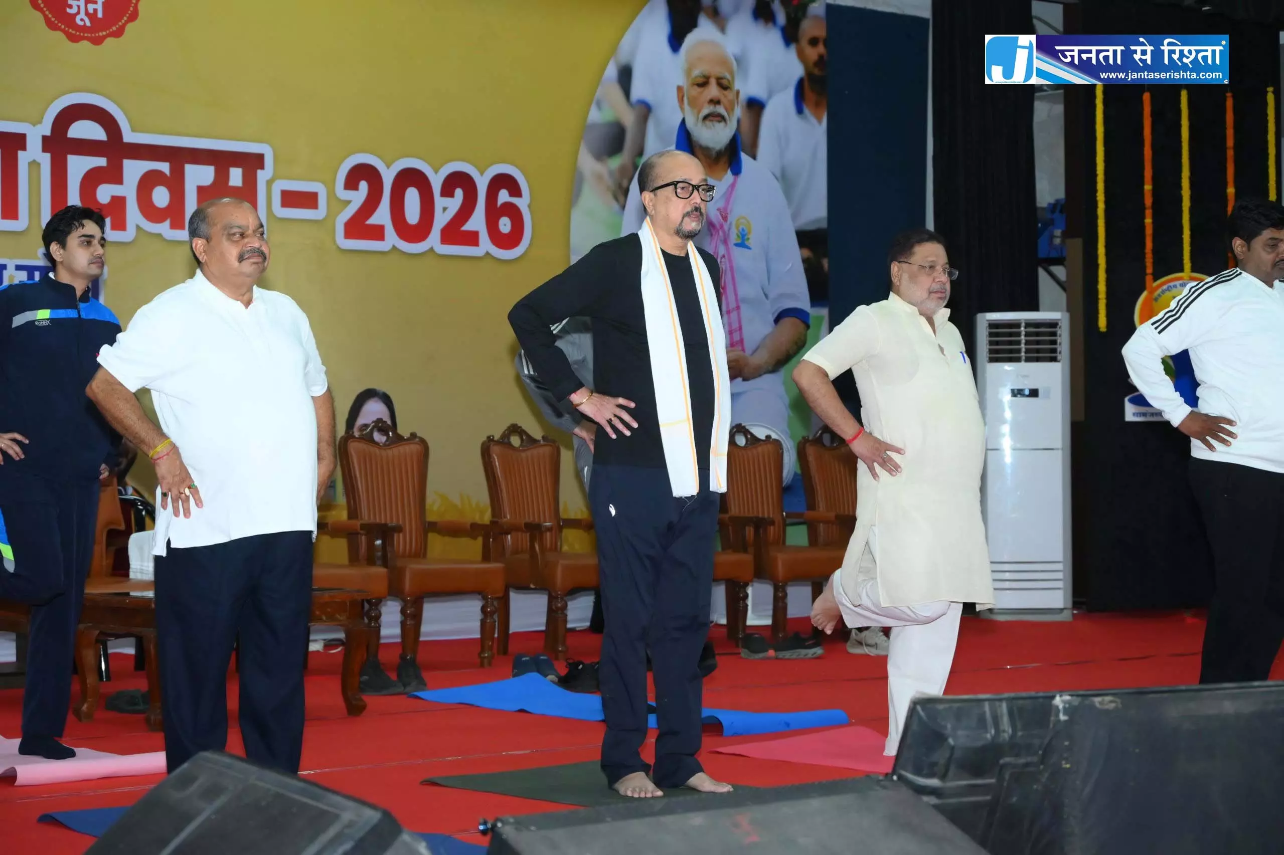 रायपुर कृषि विश्वविद्यालय में राज्यपाल डेका, विधायक और कलेक्टर ने किया योग रायपुर कृषि विश्वविद्यालय में राज्यपाल डेका, विधायक और कलेक्टर ने किया योग