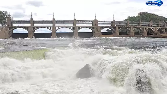 Mettur बांध में पानी का बहाव घटा, जलस्तर में हल्की बढ़ोतरी दर्ज Mettur बांध में पानी का बहाव घटा, जलस्तर में हल्की बढ़ोतरी दर्ज