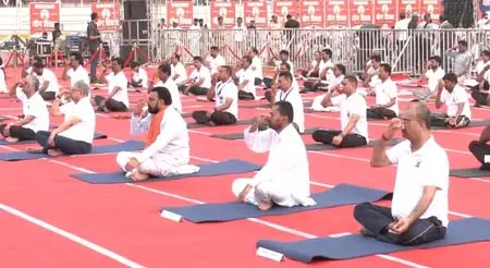 अंतरराष्ट्रीय योग दिवस: बिहार के कई जिलों में कार्यक्रम आयोजित, पटना में मुख्यमंत्री सम्राट चौधरी ने किया योगाभ्यास अंतरराष्ट्रीय योग दिवस: बिहार के कई जिलों में कार्यक्रम आयोजित, पटना में मुख्यमंत्री सम्राट चौधरी ने किया योगाभ्यास