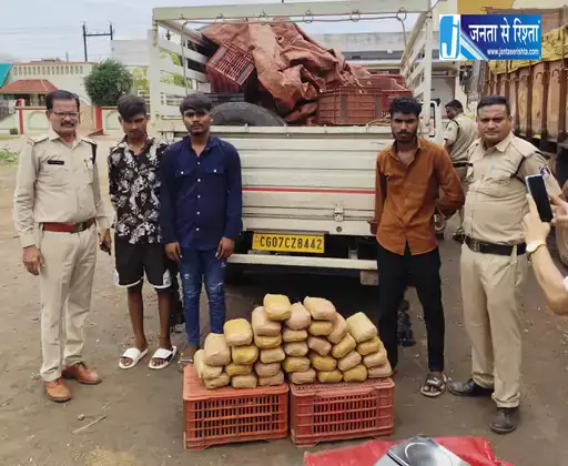 टायर अंदर से गांजा जब्त, दुर्ग पुलिस ने 17 लाख का माल पकड़ा टायर अंदर से गांजा जब्त, दुर्ग पुलिस ने 17 लाख का माल पकड़ा
