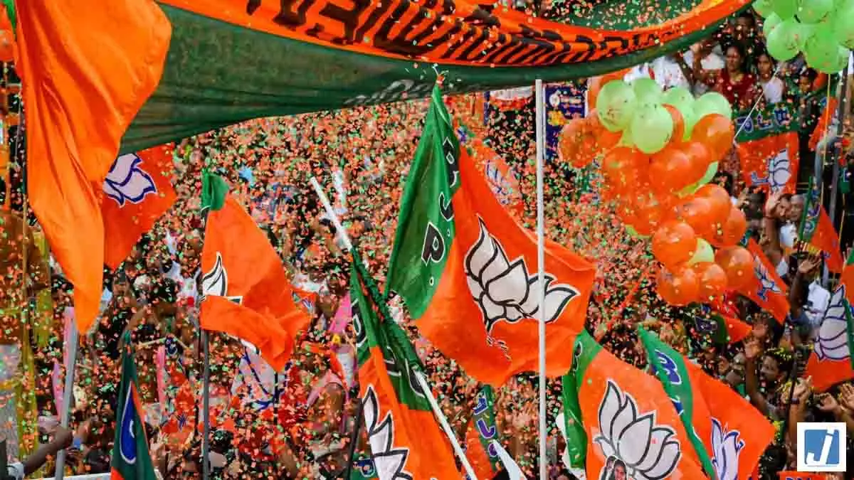 रिवर्स ऑपरेशन लोटस हुआ: BJP सख्त, विधायकों को धार्मिक स्थल पर कसम दिलाएगी पार्टी रिवर्स ऑपरेशन लोटस हुआ: BJP सख्त, विधायकों को धार्मिक स्थल पर कसम दिलाएगी पार्टी