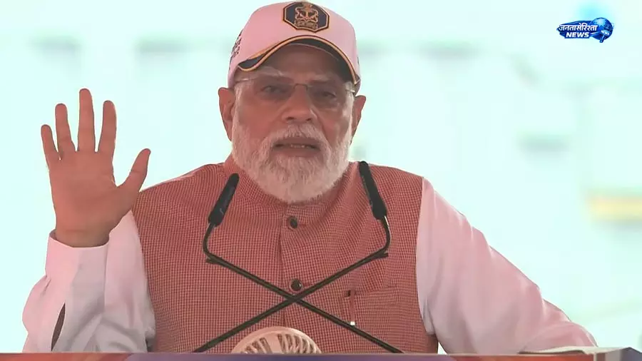 भारत आत्मनिर्भर रक्षा की ओर बढ़ रहा है: PM Modi भारत आत्मनिर्भर रक्षा की ओर बढ़ रहा है: PM Modi