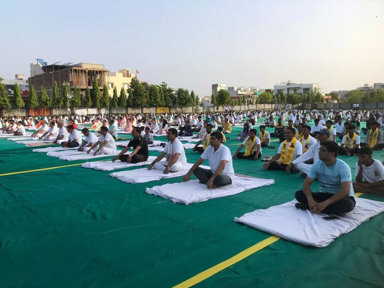 Jaipur: अंतरराष्ट्रीय योग दिवस पर सामूहिक योग कार्यक्रम आयोजित Jaipur: अंतरराष्ट्रीय योग दिवस पर सामूहिक योग कार्यक्रम आयोजित