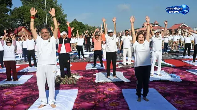 Himachal ; रिज मैदान में योग दिवस का भव्य आयोजन Himachal ; रिज मैदान में योग दिवस का भव्य आयोजन
