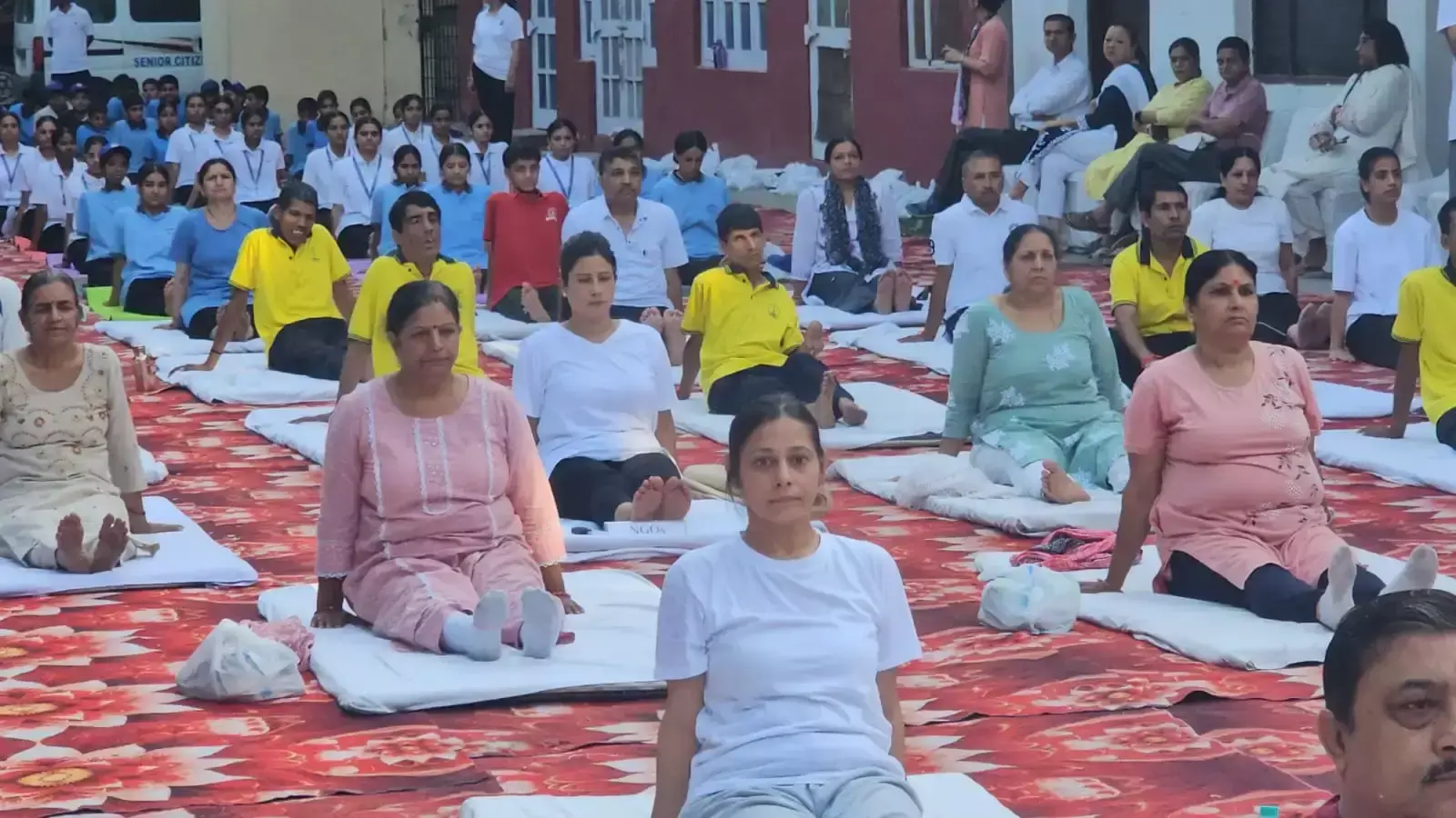 Shimla: हिमाचल में उत्साह के साथ मनाया गया अंतरराष्ट्रीय योग दिवस Shimla: हिमाचल में उत्साह के साथ मनाया गया अंतरराष्ट्रीय योग दिवस