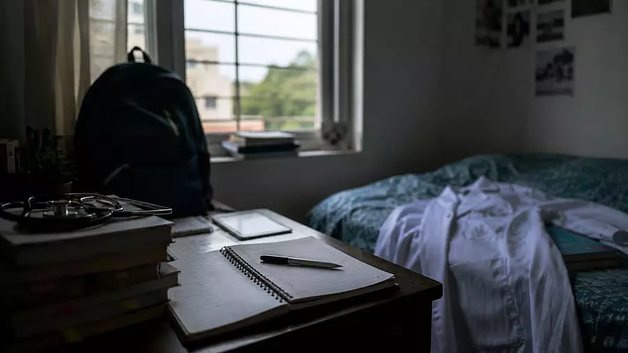 हैदराबाद में NEET की तैयारी कर रही छात्रा ने कथित तौर पर की आत्महत्या हैदराबाद में NEET की तैयारी कर रही छात्रा ने कथित तौर पर की आत्महत्या
