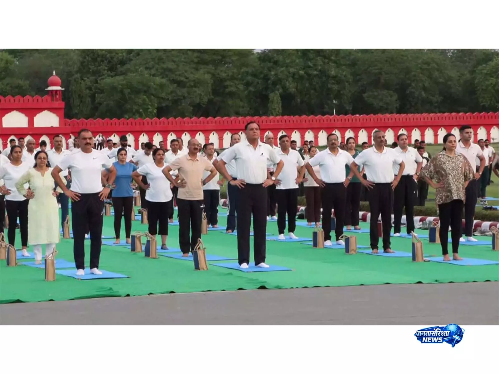 भारतीय सेना ने देशभर में अंतर्राष्ट्रीय योग दिवस मनाया, सेना प्रमुख ने Assam में कार्यक्रमों का नेतृत्व किया भारतीय सेना ने देशभर में अंतर्राष्ट्रीय योग दिवस मनाया, सेना प्रमुख ने Assam में कार्यक्रमों का नेतृत्व किया