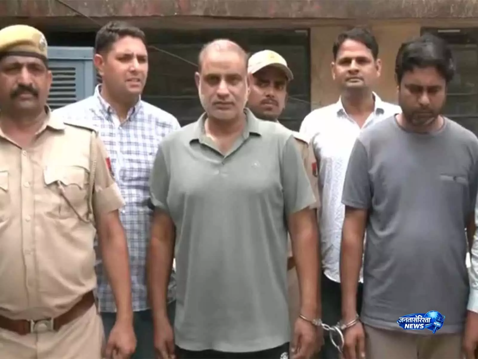 Jaipur में 66 चोरियों का आरोपी हिस्ट्रीशीटर सतपाल फौजी गिरफ्तार Jaipur में 66 चोरियों का आरोपी हिस्ट्रीशीटर सतपाल फौजी गिरफ्तार