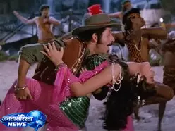 37 साल बाद ‘ओए ओए’ गाने का सच किया उजागर 37 साल बाद ‘ओए ओए’ गाने का सच किया उजागर