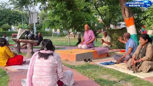 योग से बीमारी को दी मात, मुजफ्फरपुर के सुधीर कुमार ने तैयार किए 100 से अधिक प्रशिक्षक योग से बीमारी को दी मात, मुजफ्फरपुर के सुधीर कुमार ने तैयार किए 100 से अधिक प्रशिक्षक