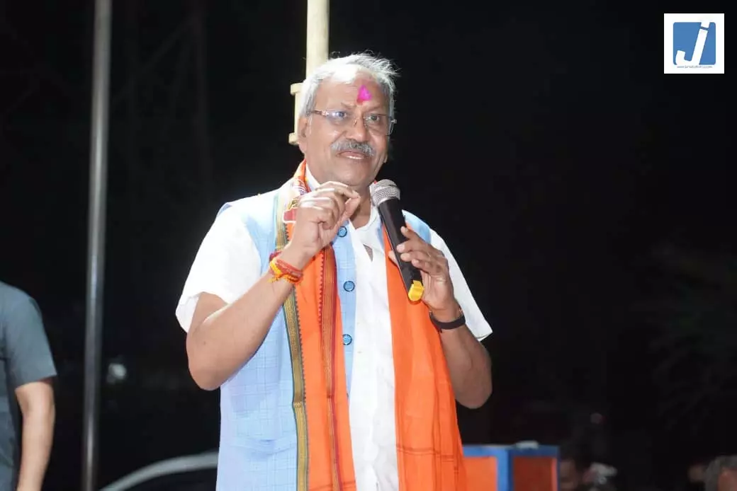 सिमगा को मिली सौगात: सांसद बृजमोहन अग्रवाल ने नवनिर्मित खाद गोदाम और महतारी सदन का किया लोकार्पण सिमगा को मिली सौगात: सांसद बृजमोहन अग्रवाल ने नवनिर्मित खाद गोदाम और महतारी सदन का किया लोकार्पण